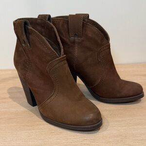 Vince Camuto Hillsy Almond Toe Brown Ankle Boots